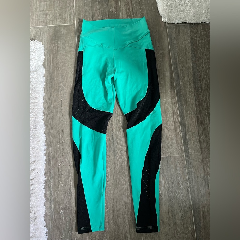 Athletic leggings